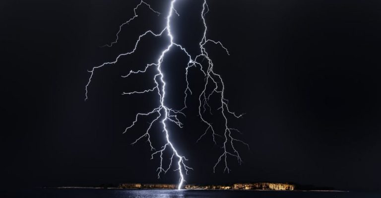 Lighting - Photo of Lightning